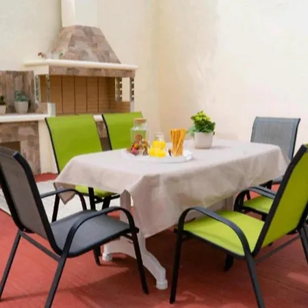 Villa Nostra- Cars Included Soroni